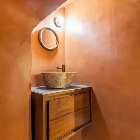 Nochichi Collections - Beaubourg Apartment